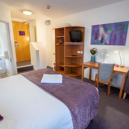 Premier Inn Солігалл Екстер'єр фото